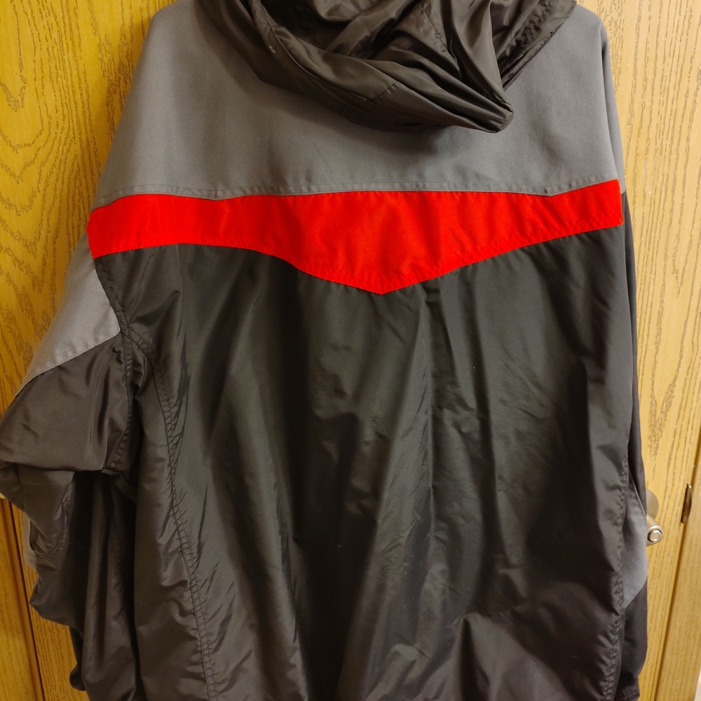 Columbia Men's Performance Jacket in Gray and Red - Picture 5 of 5